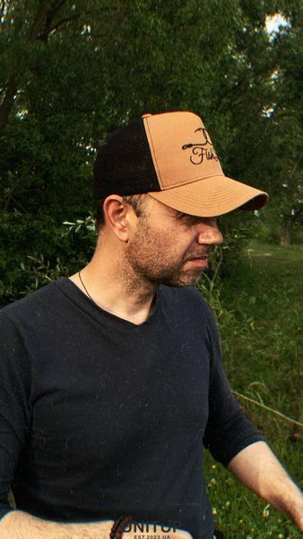 Бейсболка FISHLIST Coyote Hooks Trucker (сітка койот чорний) TR-CBL-5-26 фото