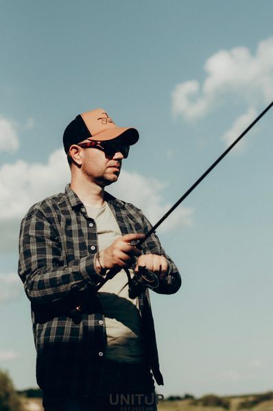 Бейсболка FISHLIST Coyote Hooks Trucker (сітка койот чорний) TR-CBL-5-26 фото